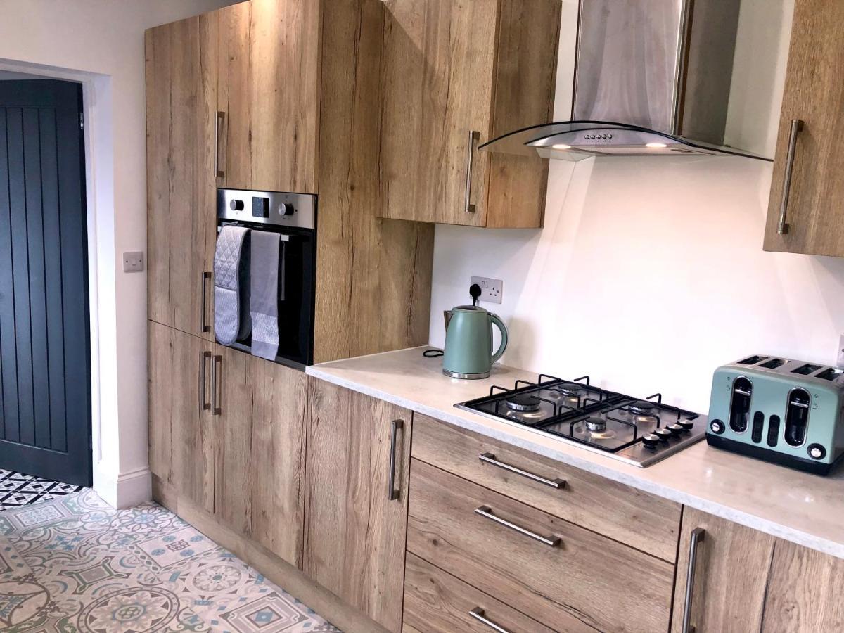 High Barnes 3 Bed House With Parking, Sleeps 7, Quiet Location Apartment Sunderland  Exterior photo